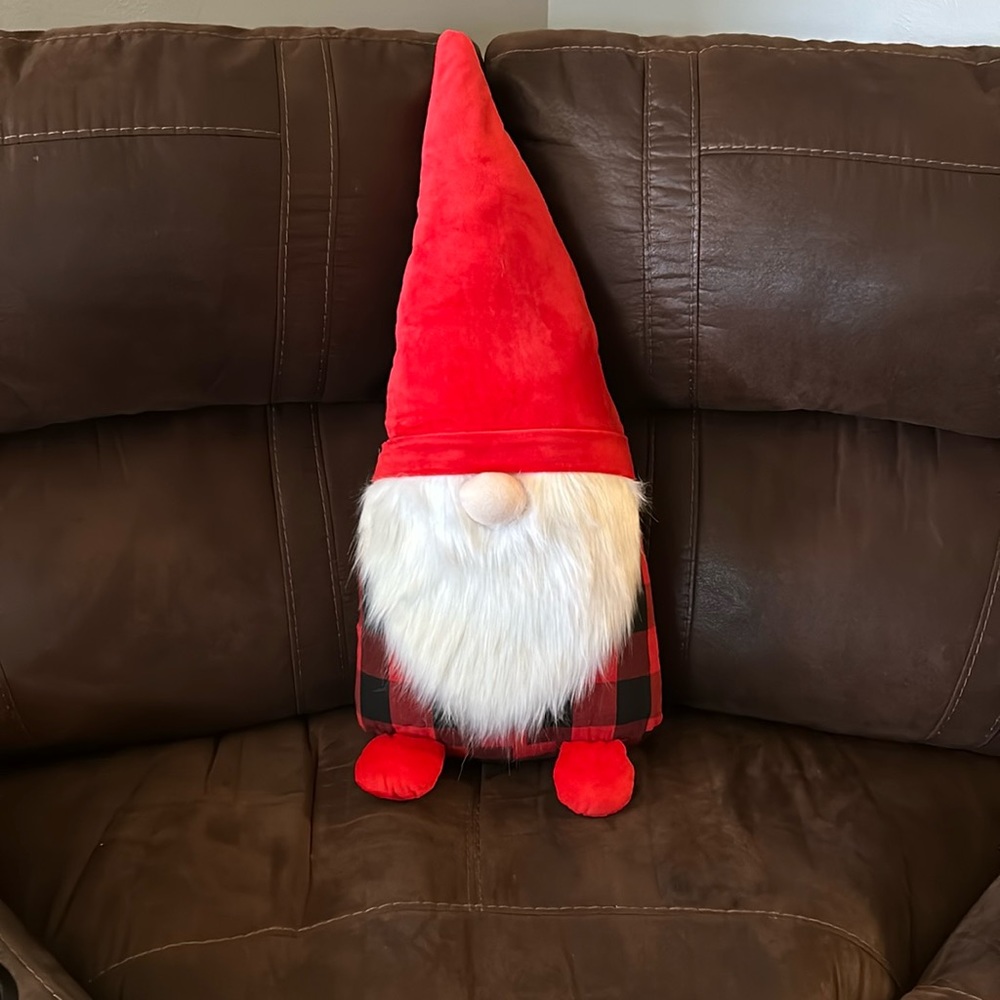 NWOT Gnome Buffalo Check Christmas Pillow